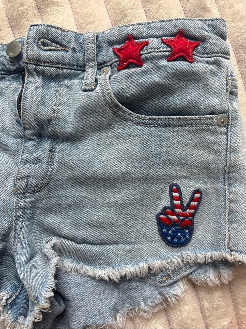 Mossimo Denim High Rise Embroidered Patriotic Jean Shorts Women’s Size 2/26 - Picture 4 of 6